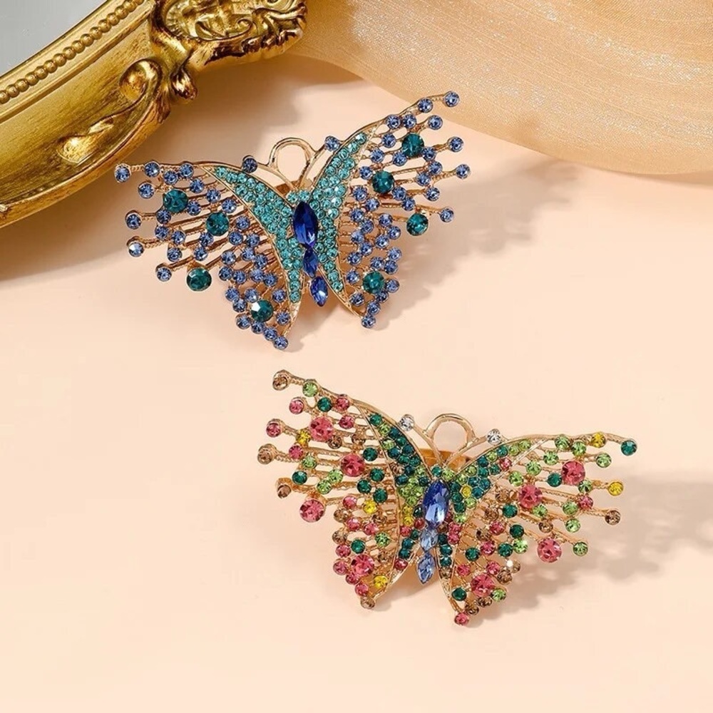 Huge Butterfly Rhinestone Statement Ring - Picture 6 of 7